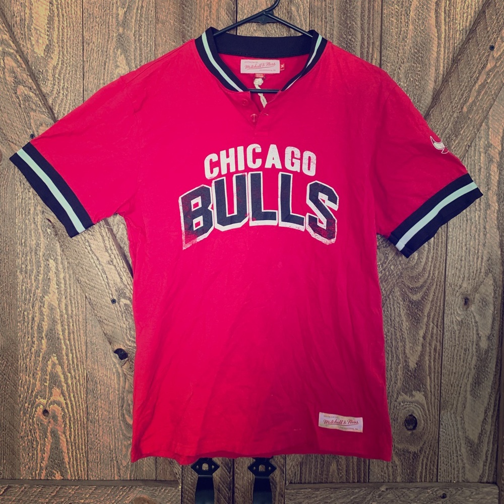 Mitchell & Ness Chicago Bulls Henley  Men’s Medium